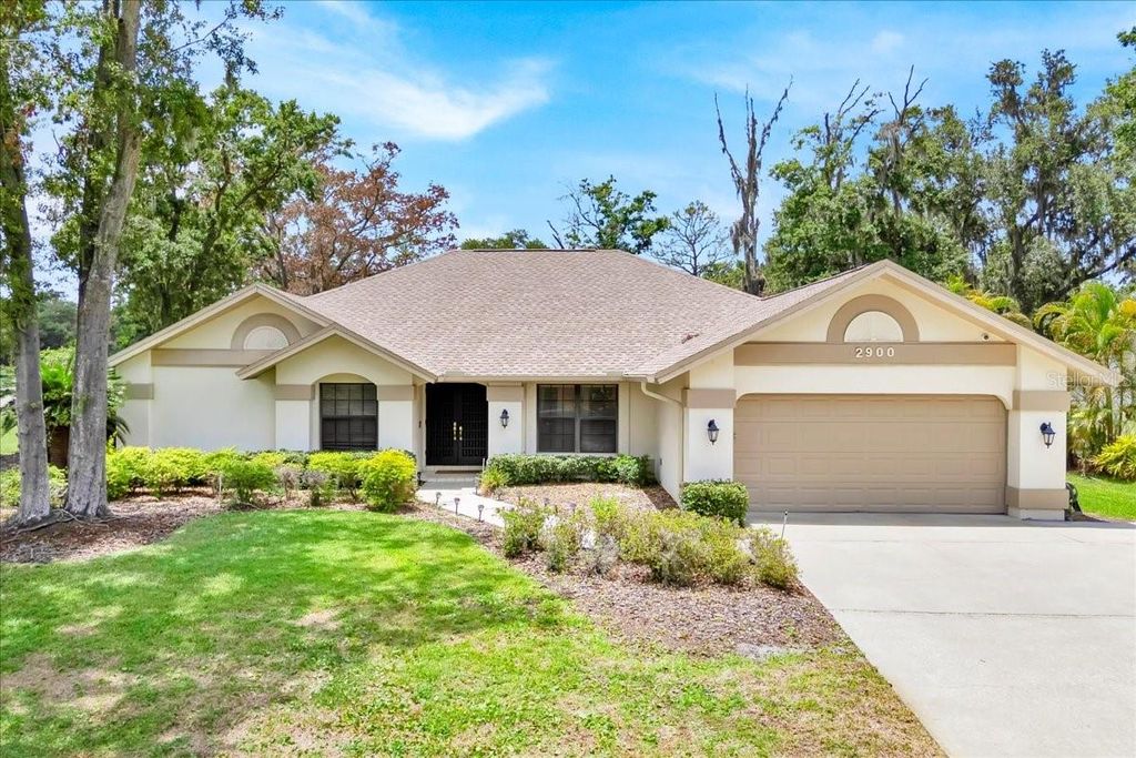 Photo of 2900 Hammock Drive, Plant City, FL 33566 (MLS # O6310792)