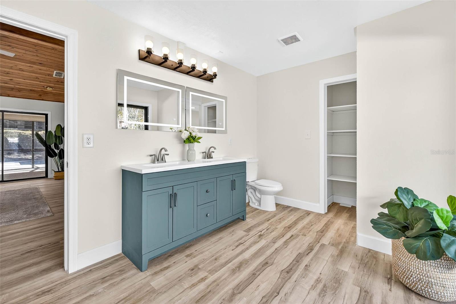 SPRING HILL UN 12 - Residential Lease