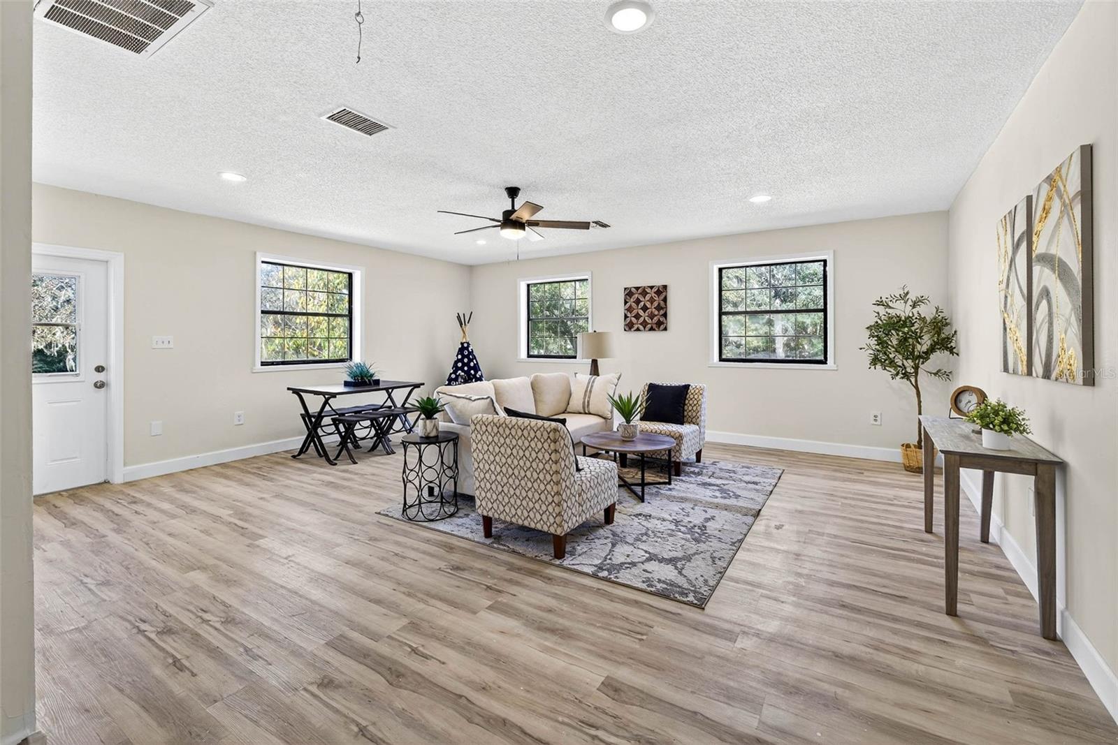 SPRING HILL UN 12 - Residential Lease