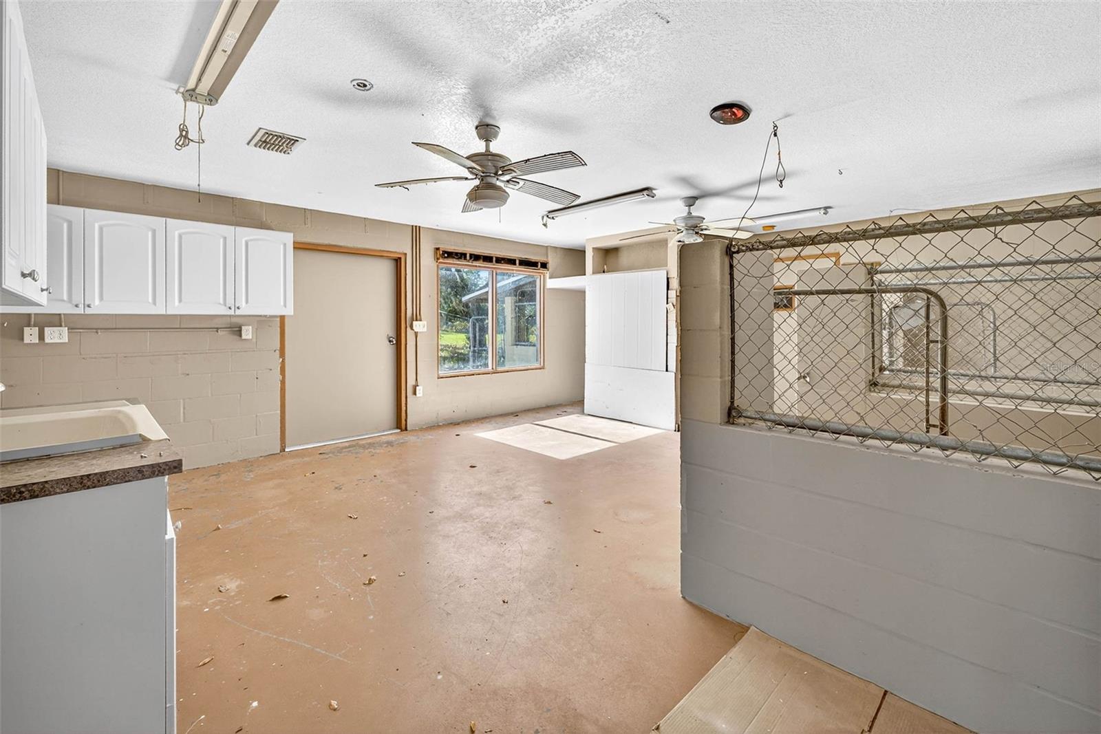 SPRING HILL UN 12 - Residential Lease