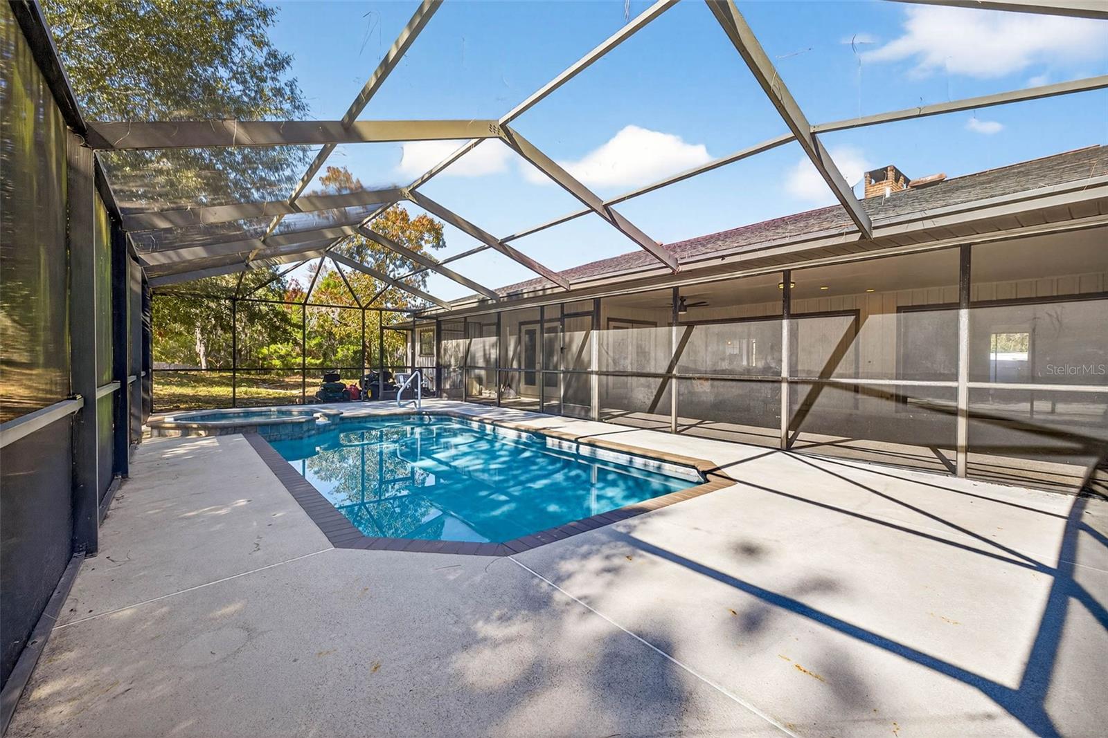 SPRING HILL UN 12 - Residential Lease