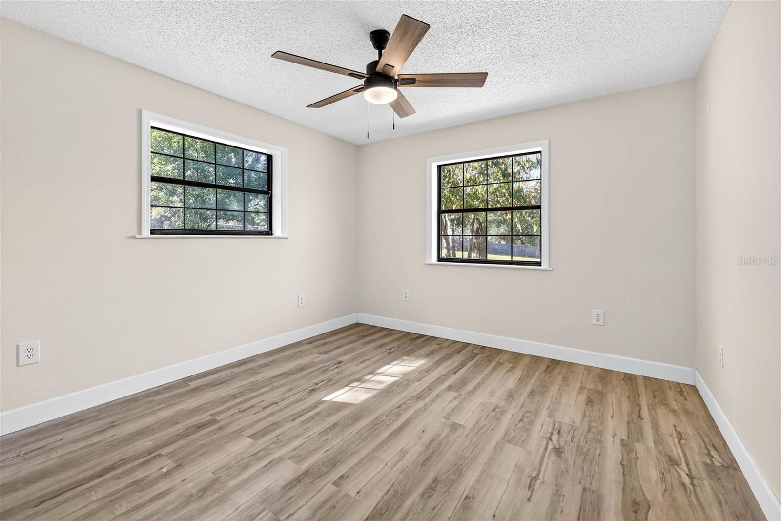 SPRING HILL UN 12 - Residential Lease