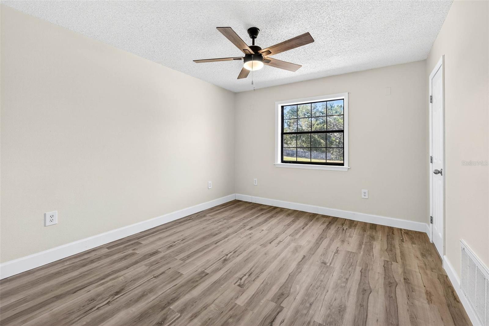 SPRING HILL UN 12 - Residential Lease