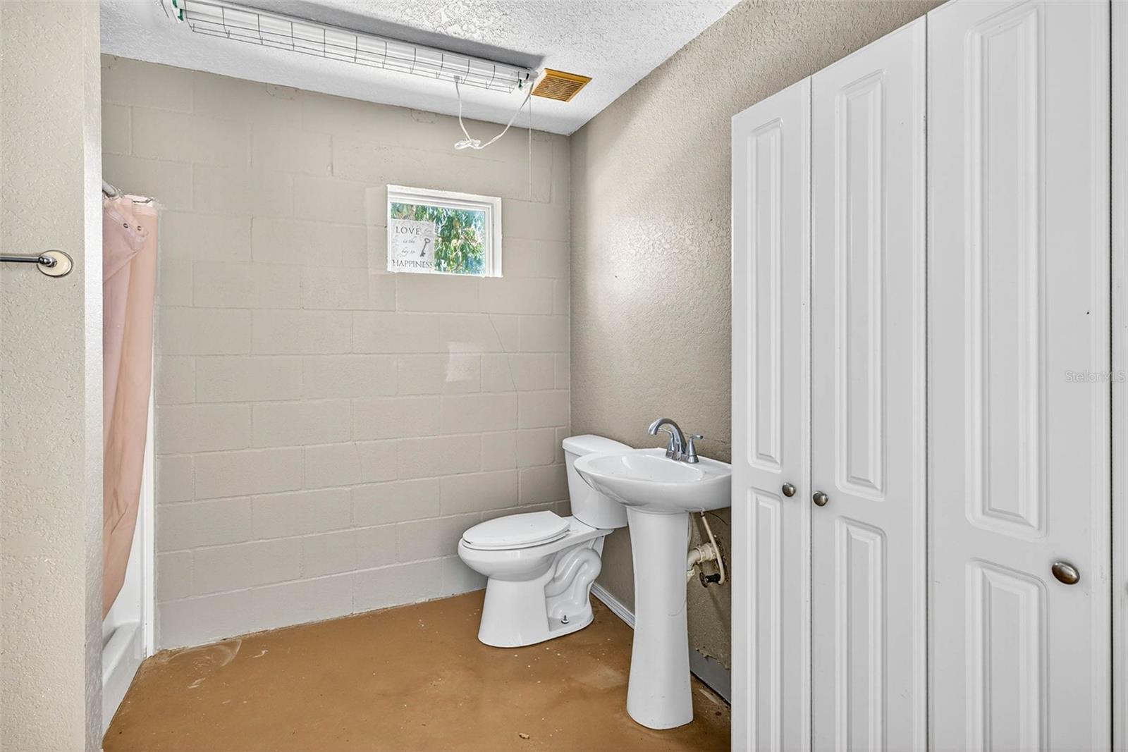 SPRING HILL UN 12 - Residential Lease