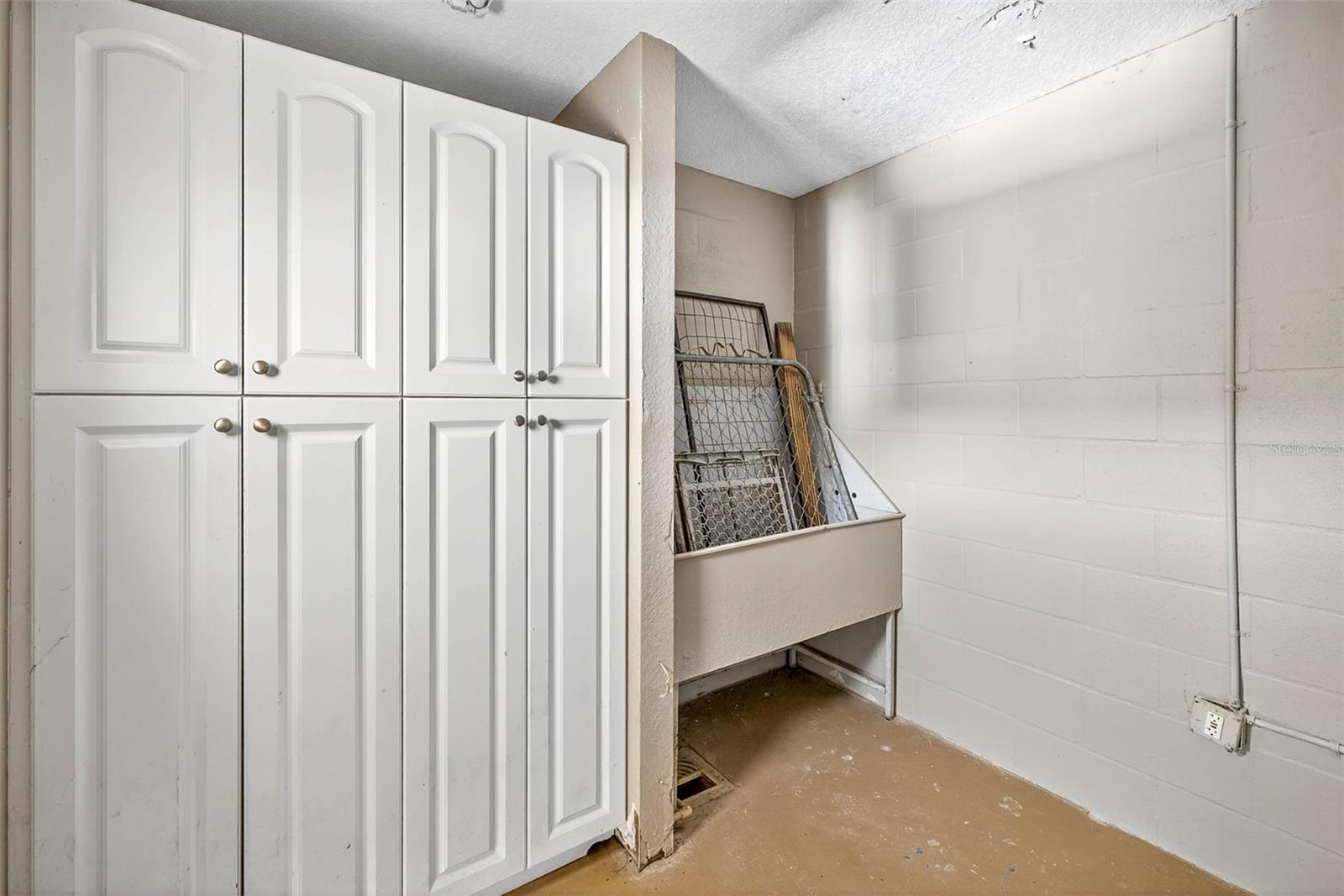 SPRING HILL UN 12 - Residential Lease