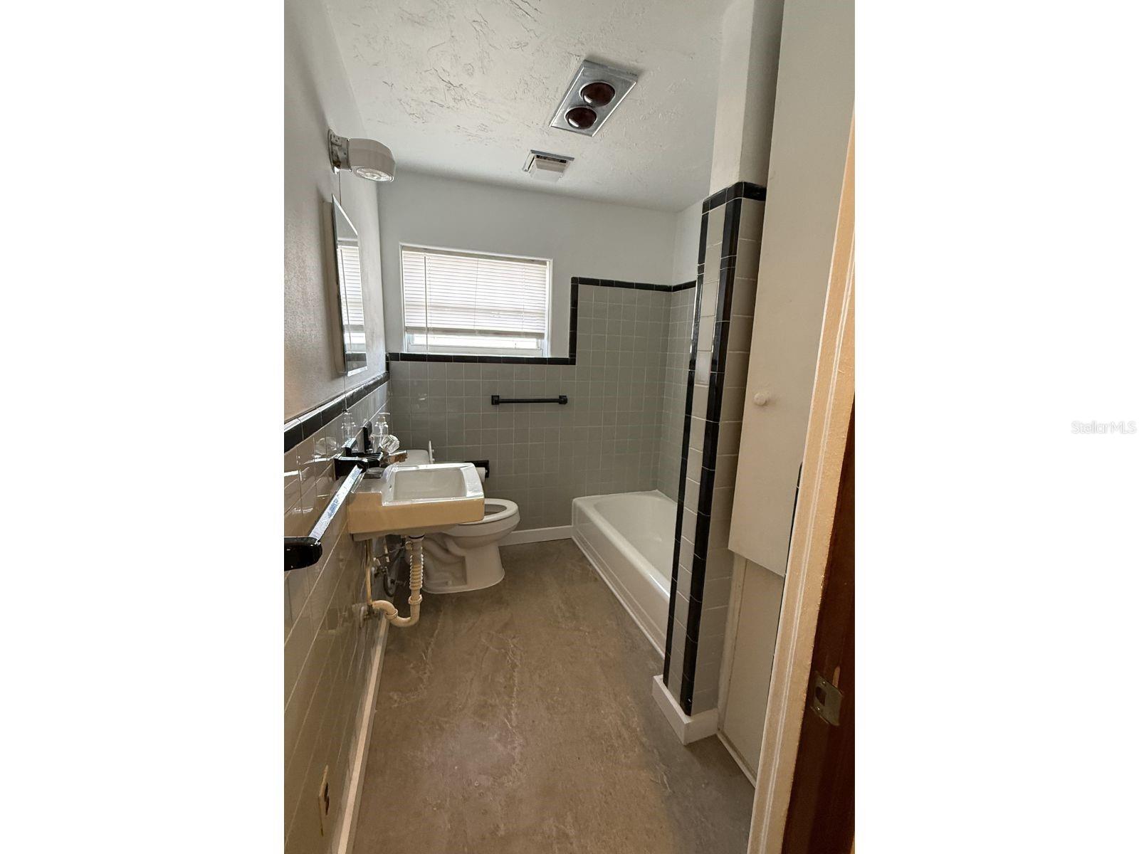 MILLS ESTATES - Residential