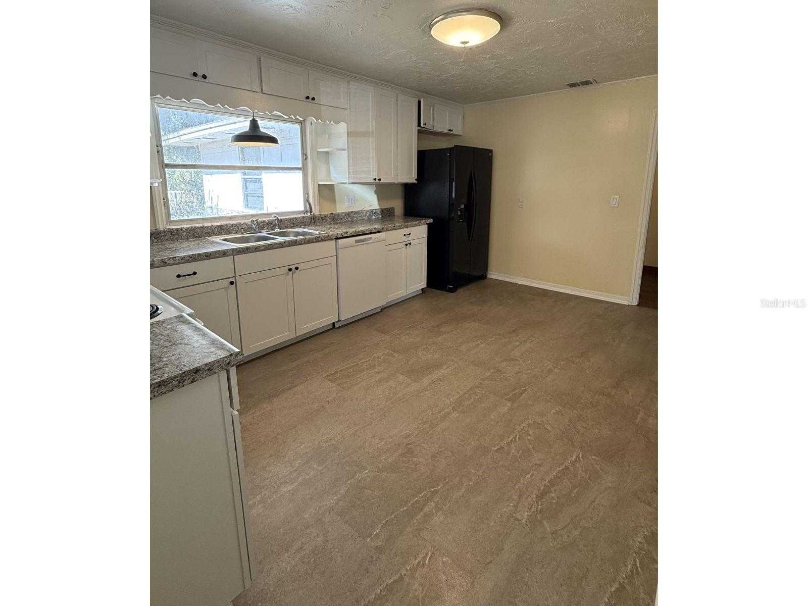 MILLS ESTATES - Residential