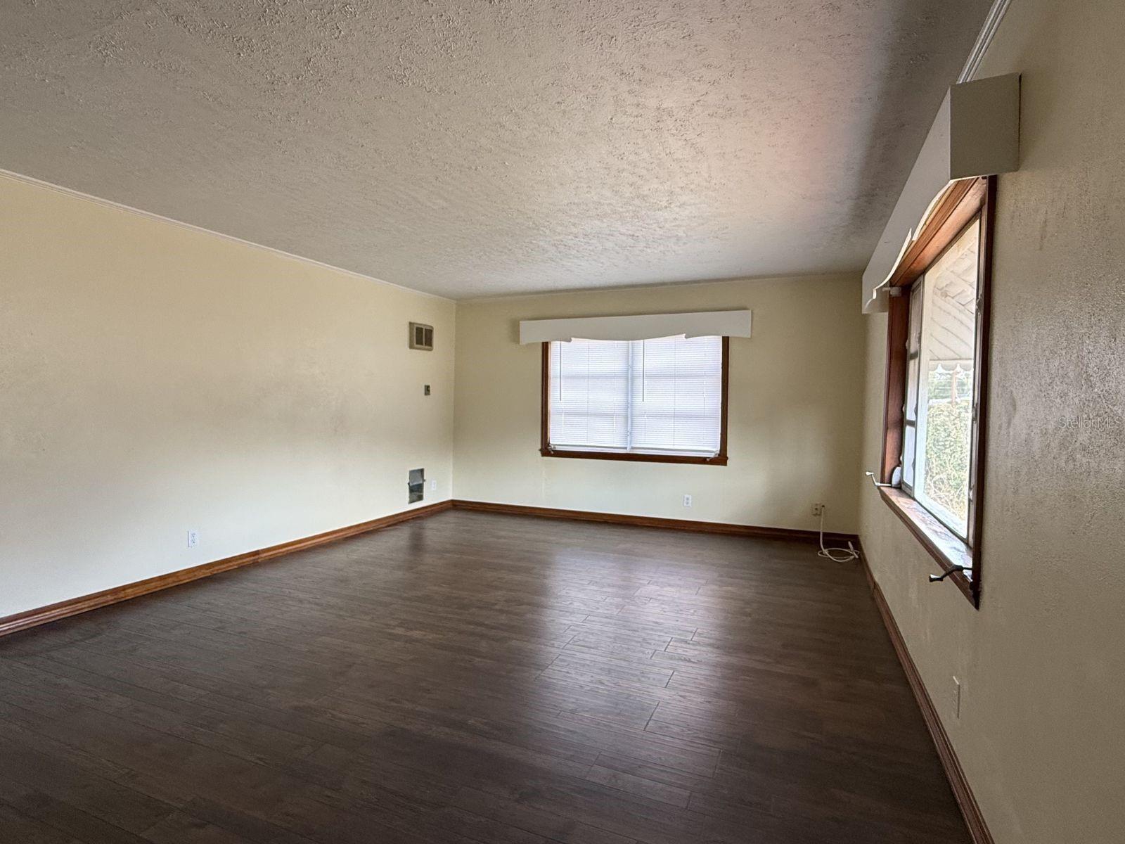 MILLS ESTATES - Residential