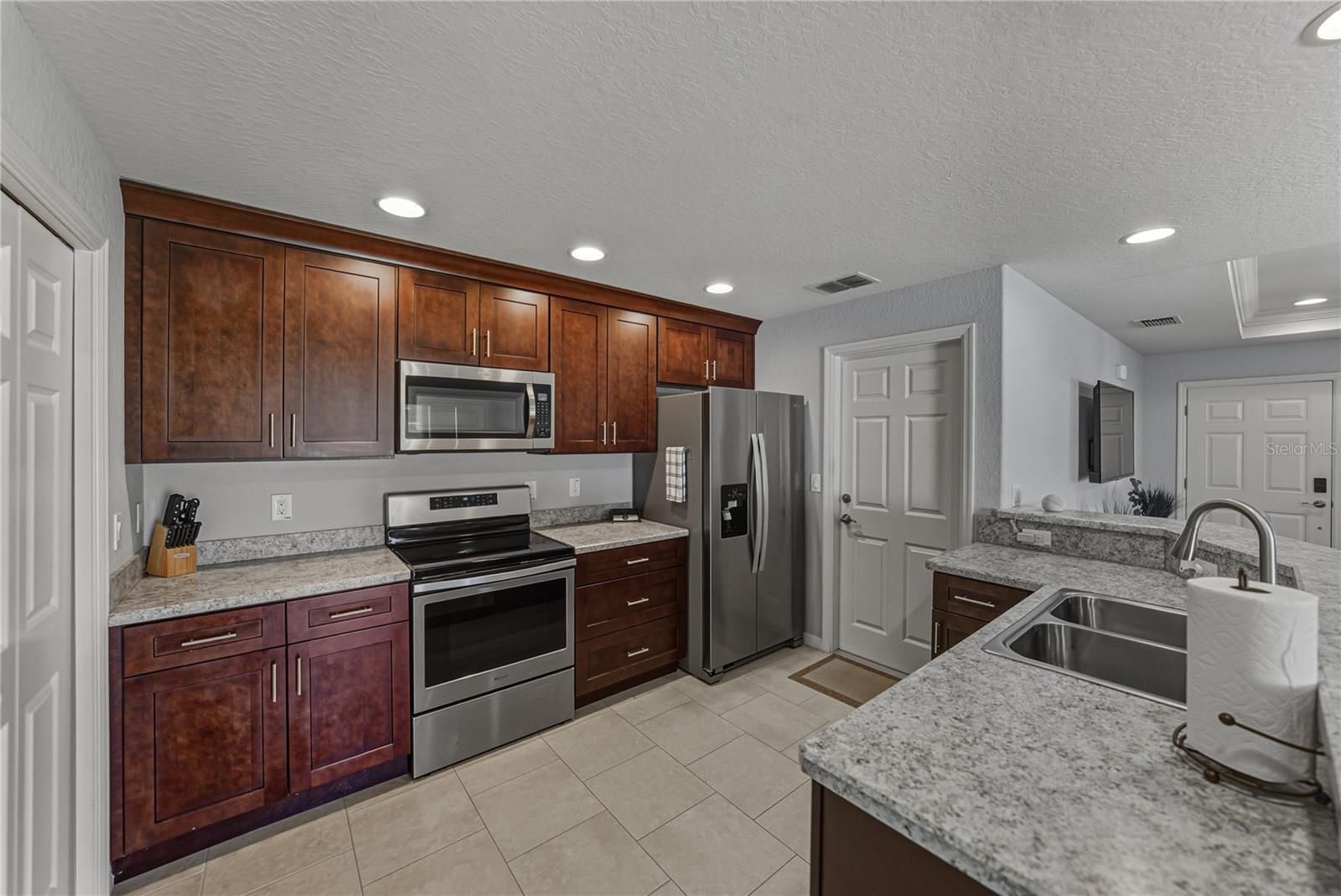 DOSSEY DUPLEXES - Residential