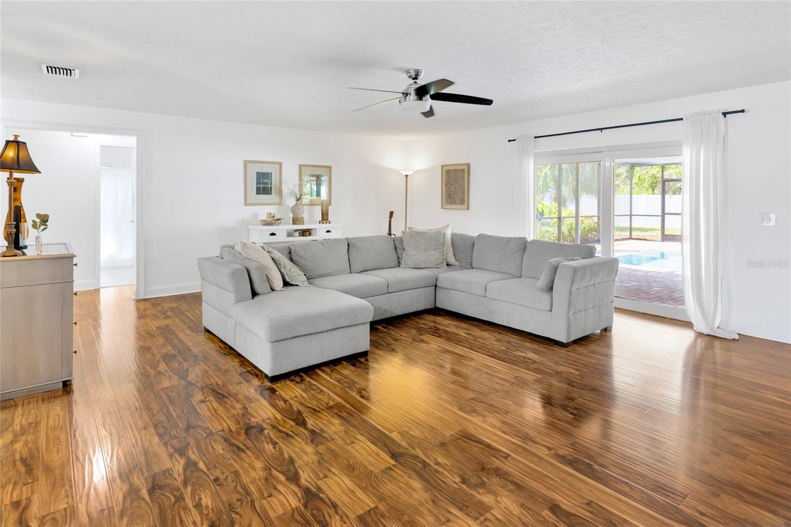 PROVIDENCE OAKS - Residential