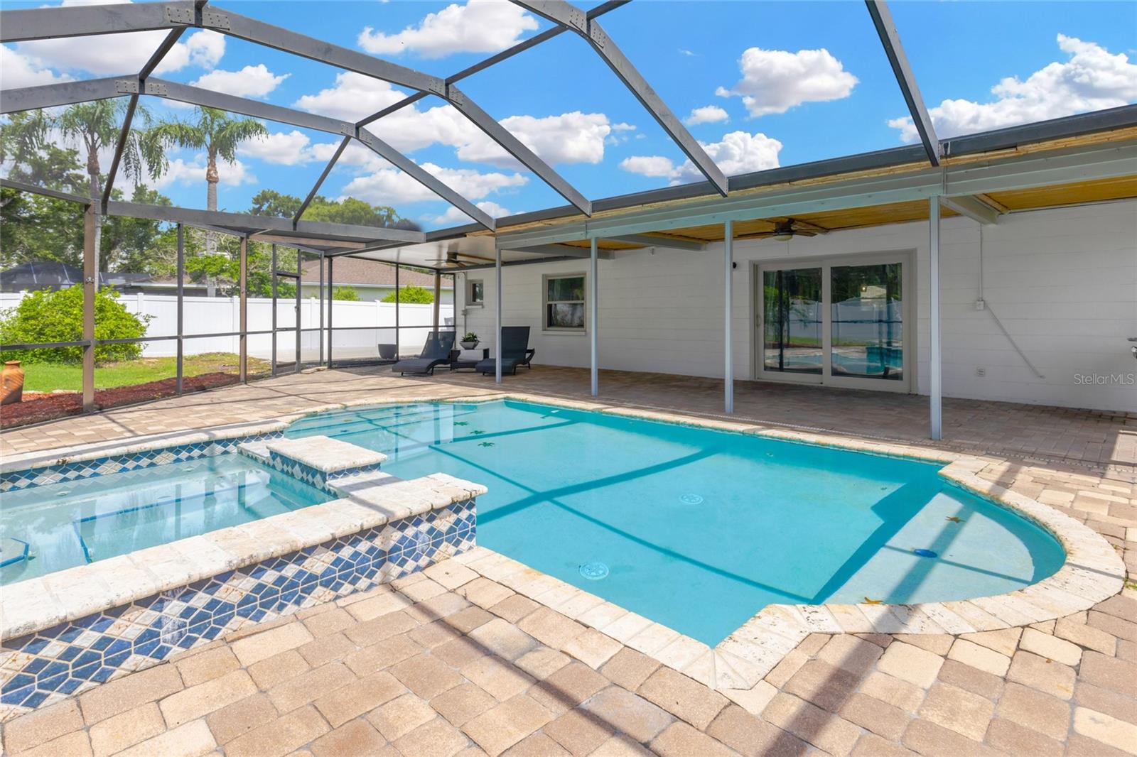 PROVIDENCE OAKS - Residential