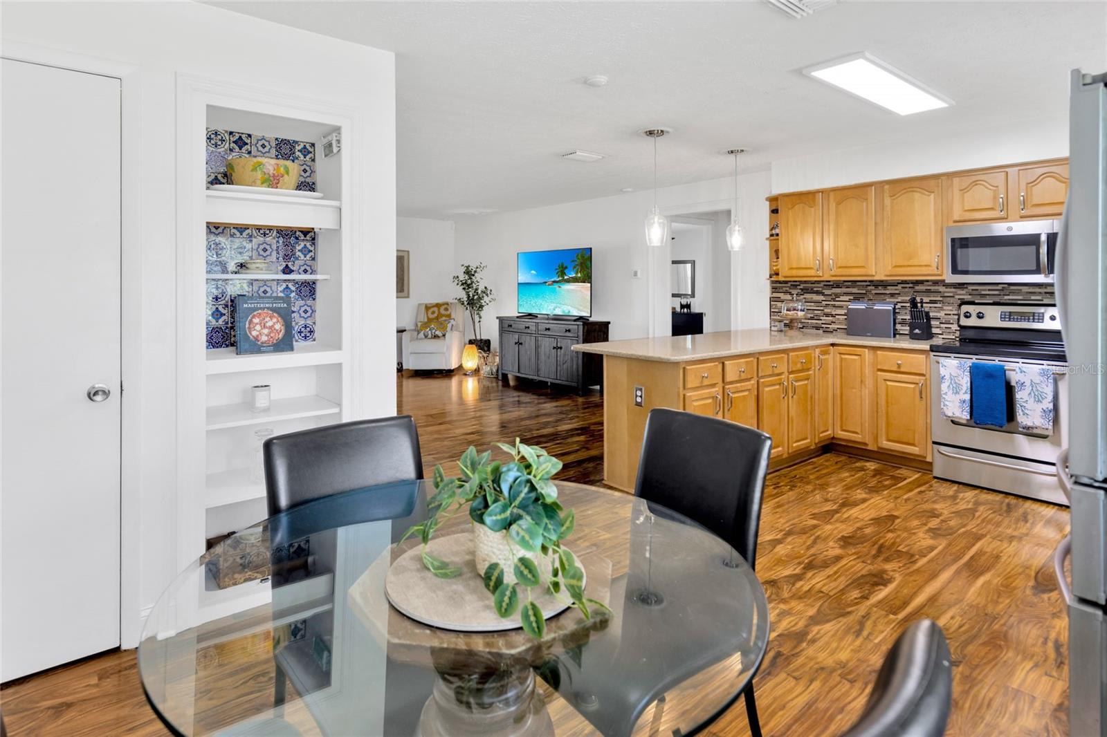 PROVIDENCE OAKS - Residential