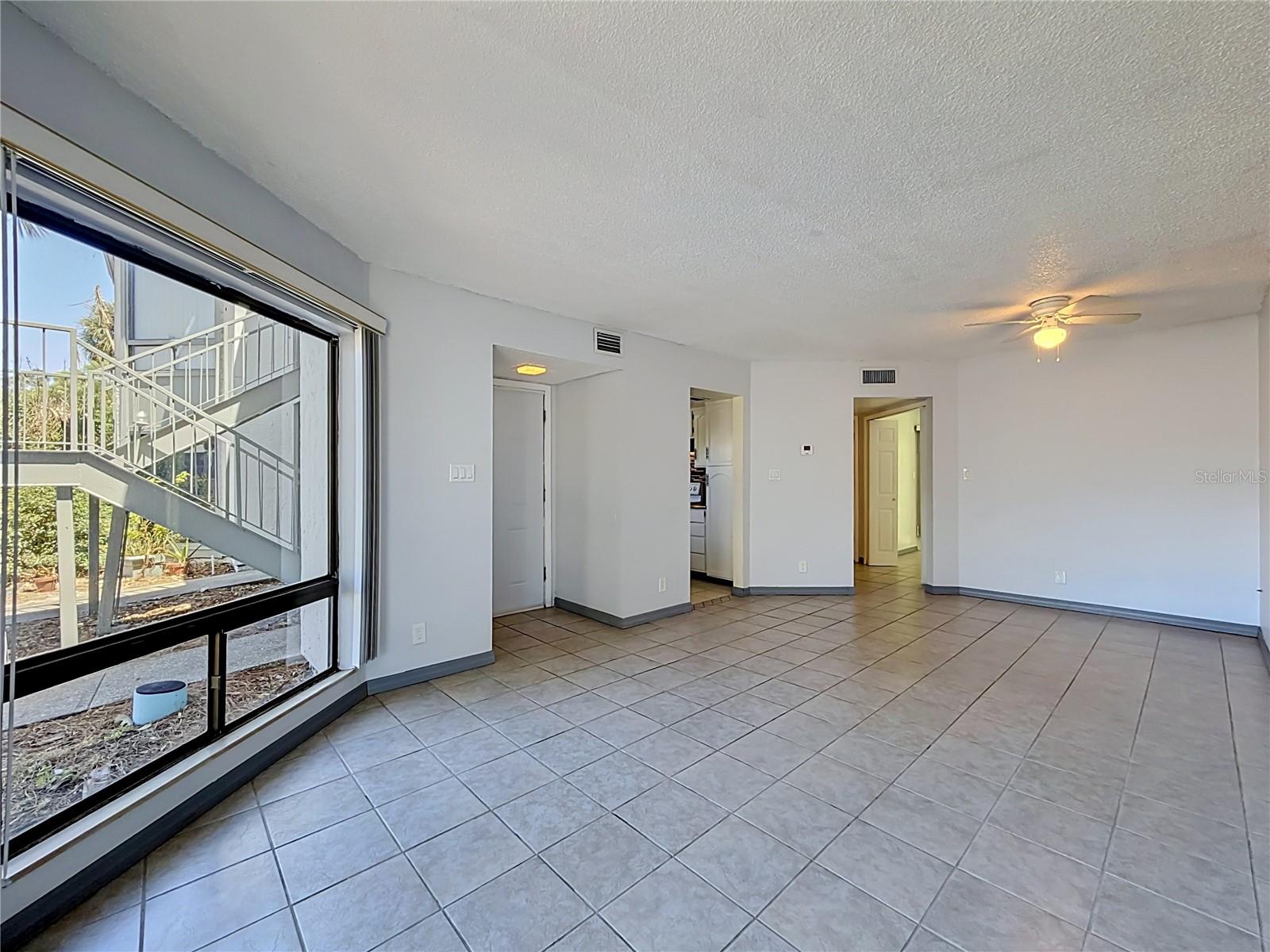 LEMON TREE SECTION 1 CONDO CB 3/141 BLDG 6 UNIT A - Residential