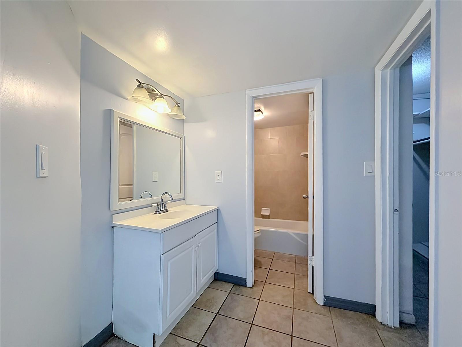 LEMON TREE SECTION 1 CONDO CB 3/141 BLDG 6 UNIT A - Residential