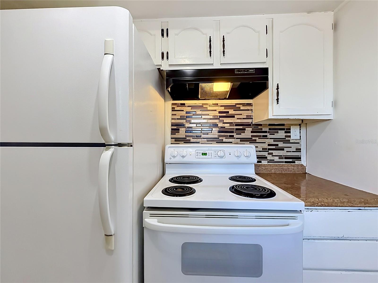 LEMON TREE SECTION 1 CONDO CB 3/141 BLDG 6 UNIT A - Residential