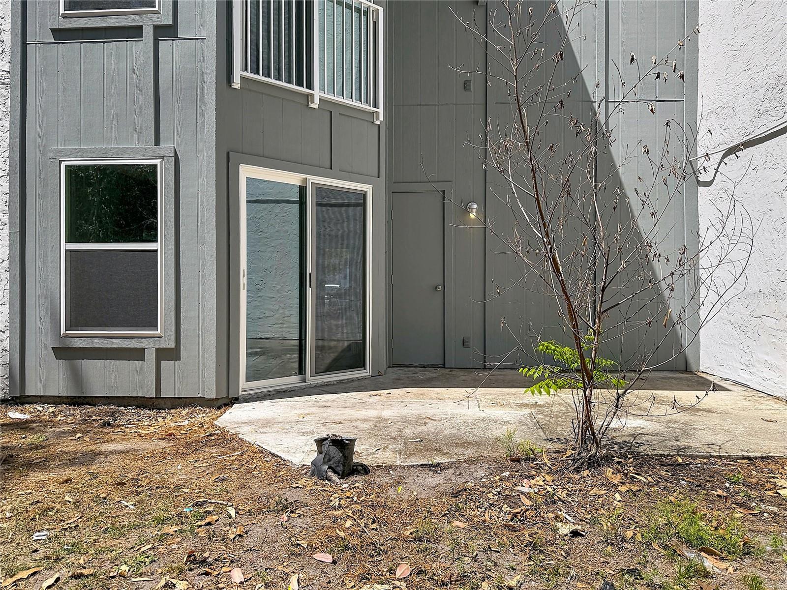 LEMON TREE SECTION 1 CONDO CB 3/141 BLDG 6 UNIT A - Residential