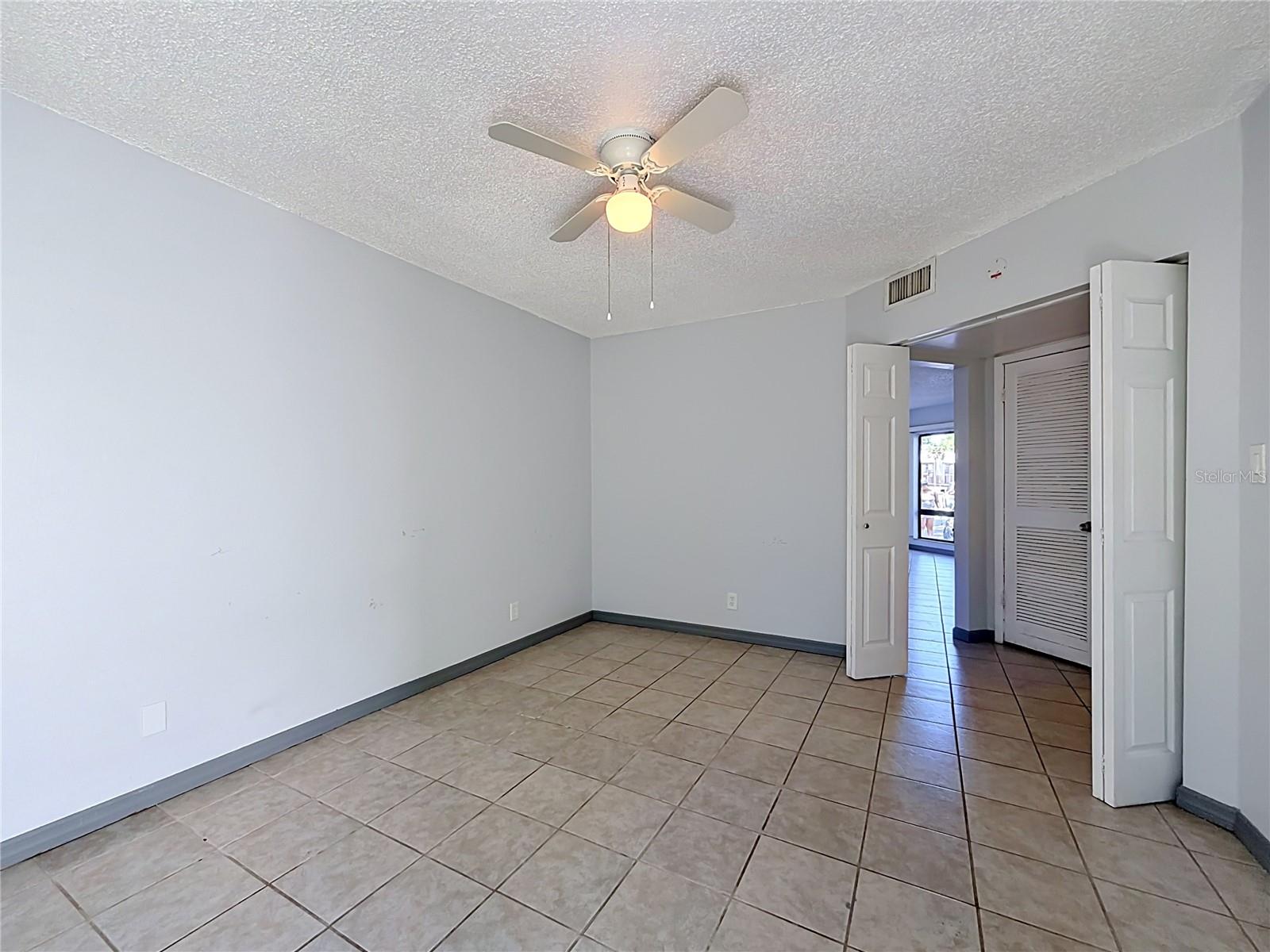 LEMON TREE SECTION 1 CONDO CB 3/141 BLDG 6 UNIT A - Residential
