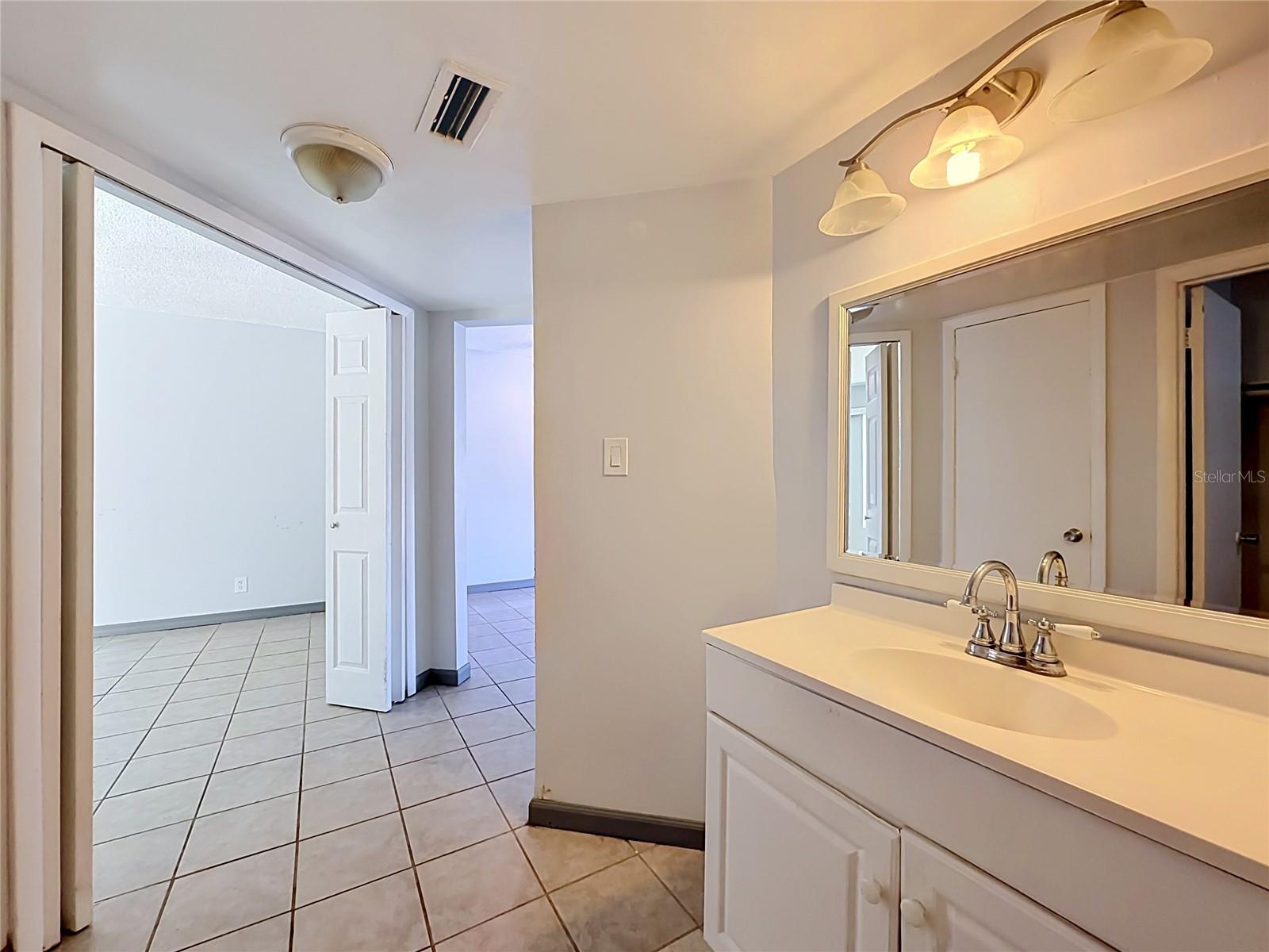 LEMON TREE SECTION 1 CONDO CB 3/141 BLDG 6 UNIT A - Residential