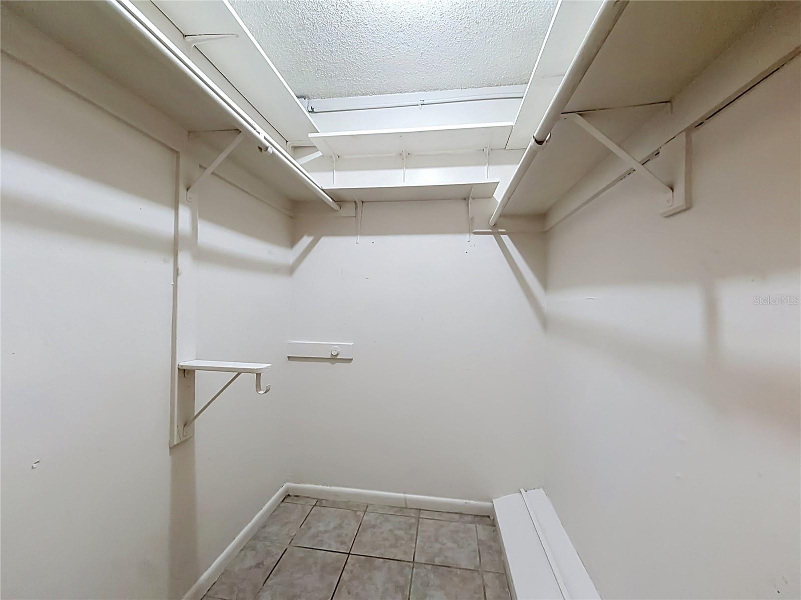 LEMON TREE SECTION 1 CONDO CB 3/141 BLDG 6 UNIT A - Residential