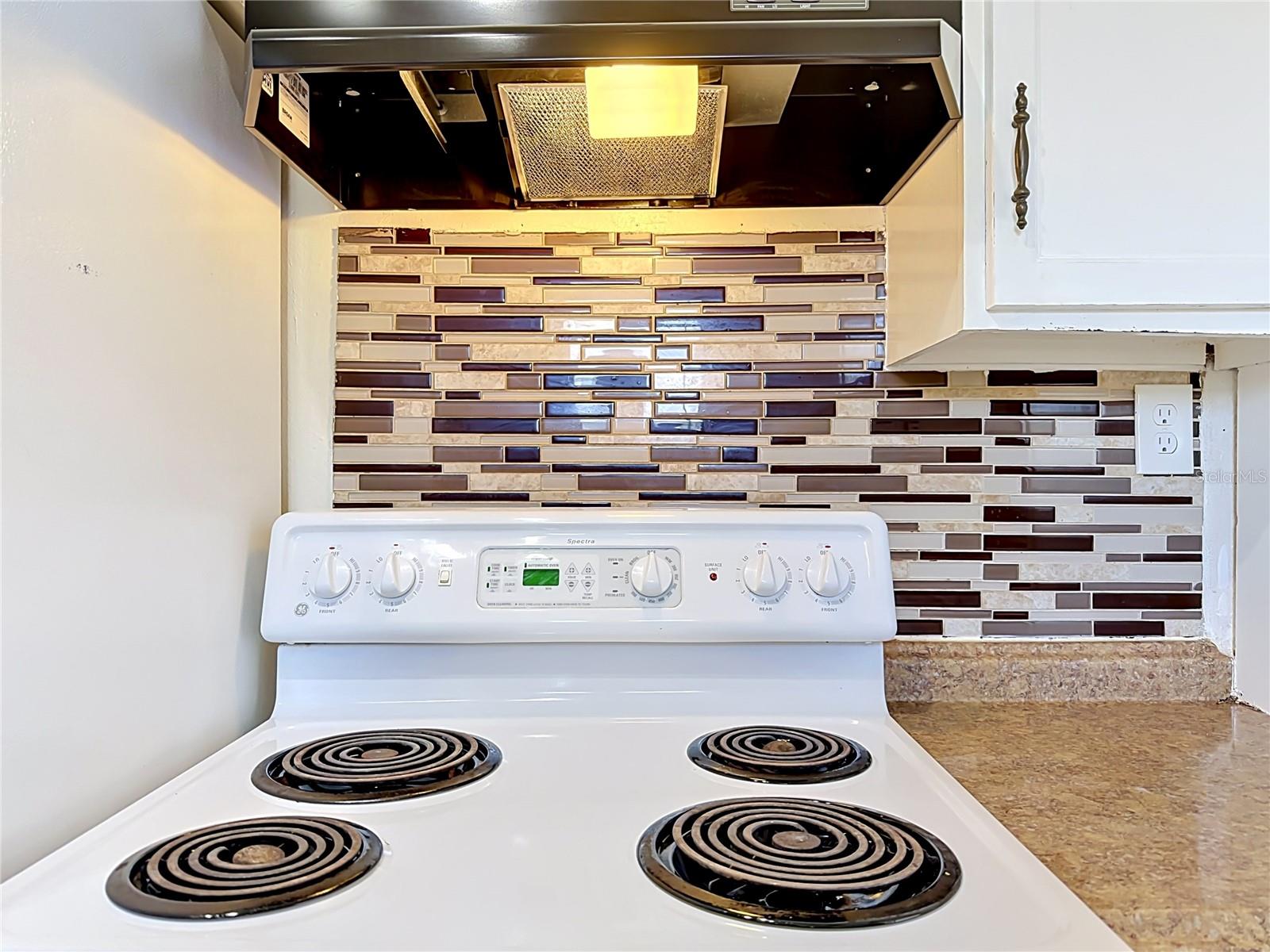 LEMON TREE SECTION 1 CONDO CB 3/141 BLDG 6 UNIT A - Residential