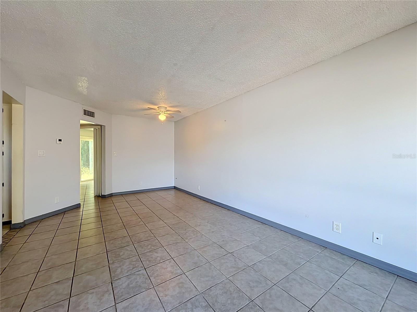 LEMON TREE SECTION 1 CONDO CB 3/141 BLDG 6 UNIT A - Residential