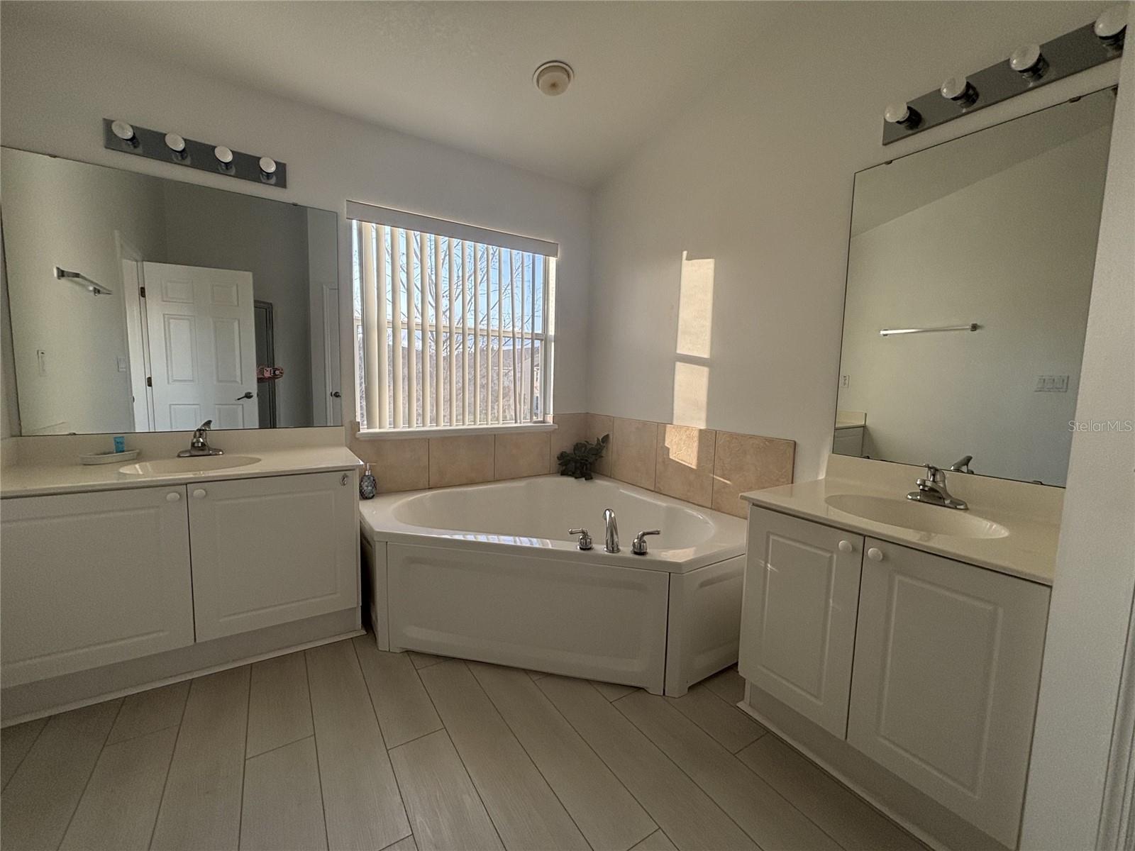 CLUB CORTILE - Residential Lease