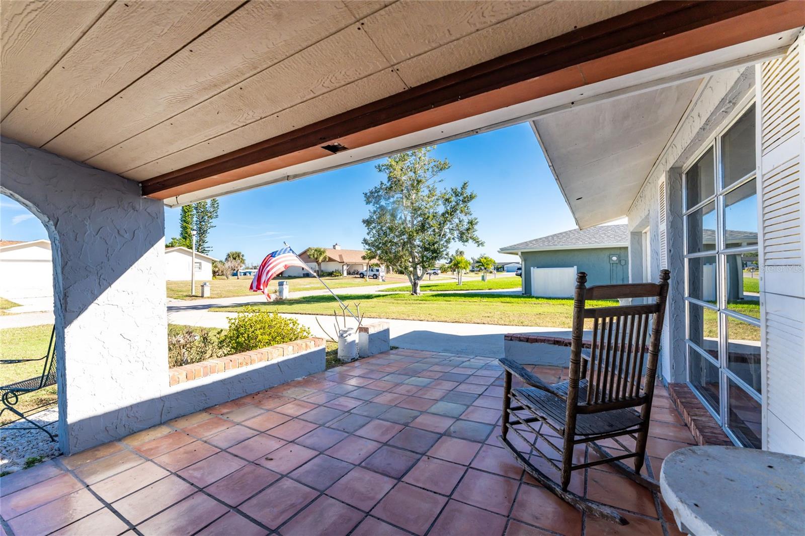 81 OAKLAND HILLS PLACE