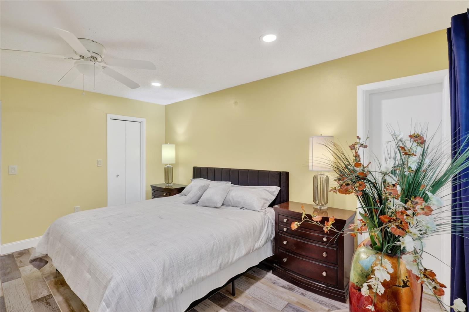 SOUTHPOINTE SHORES - Residential