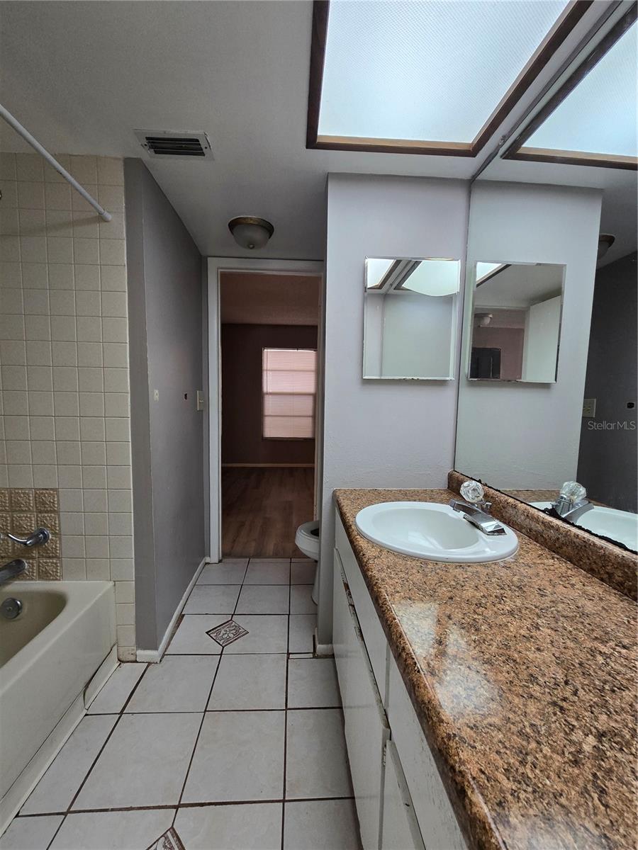 RIVER OAKS CONDO III - Residential