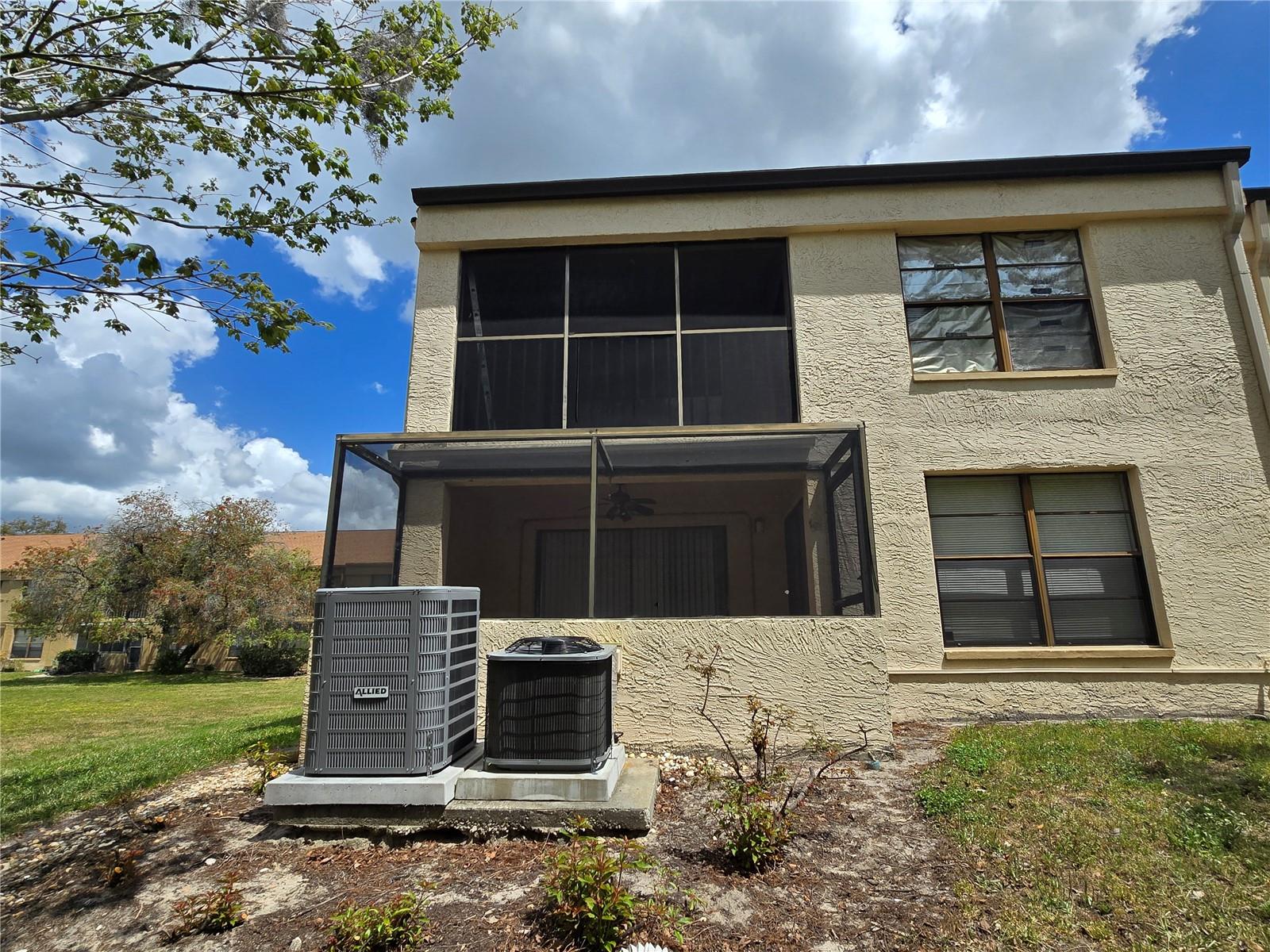 RIVER OAKS CONDO III - Residential