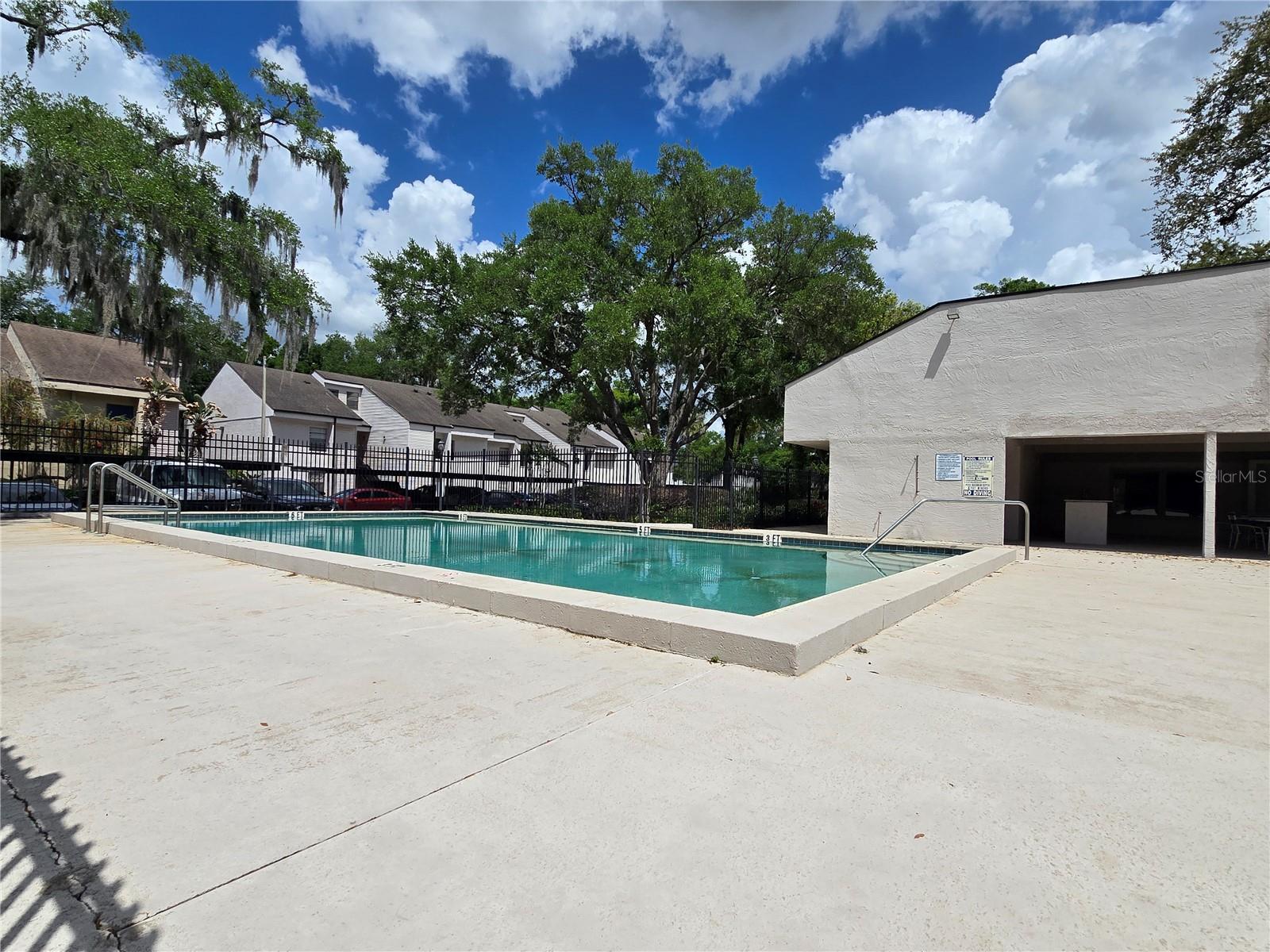 RIVER OAKS CONDO III - Residential