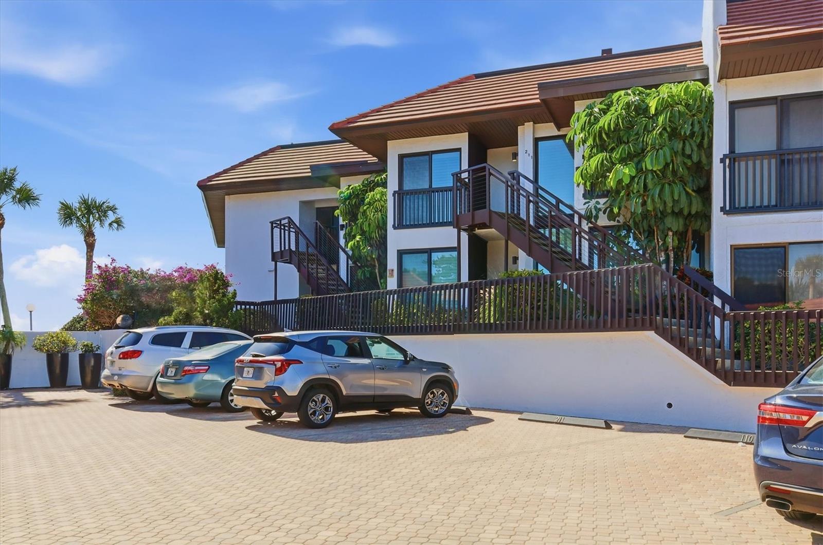 LONGBOAT TERRACE - Residential