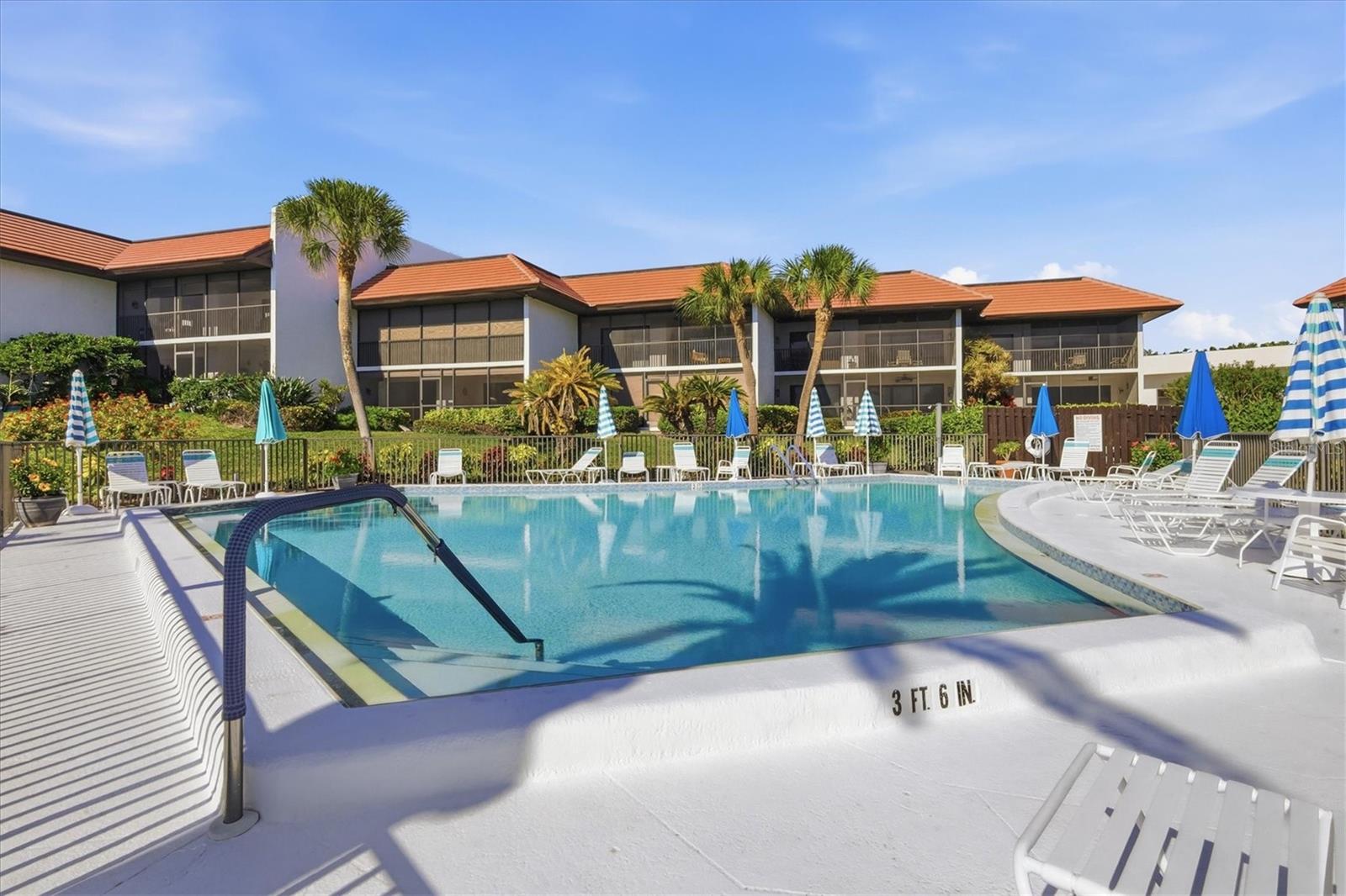 LONGBOAT TERRACE - Residential