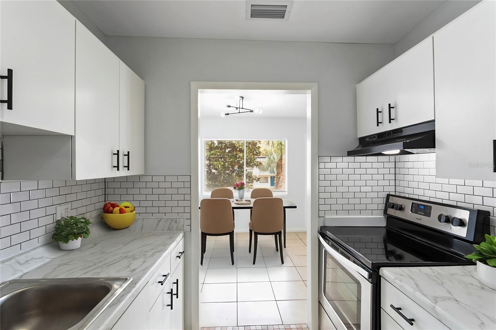 BLOUNT & WHITLEDGE SUB - Residential Lease