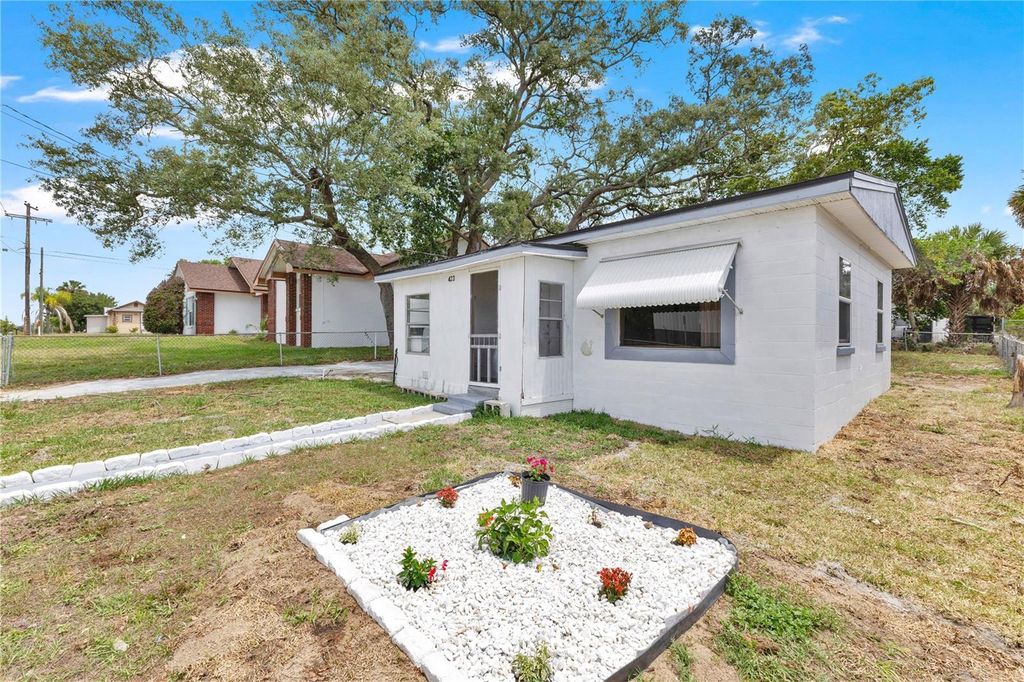 Photo of 423 N 5th Street, Haines City, FL 33844 (MLS # S5149366)