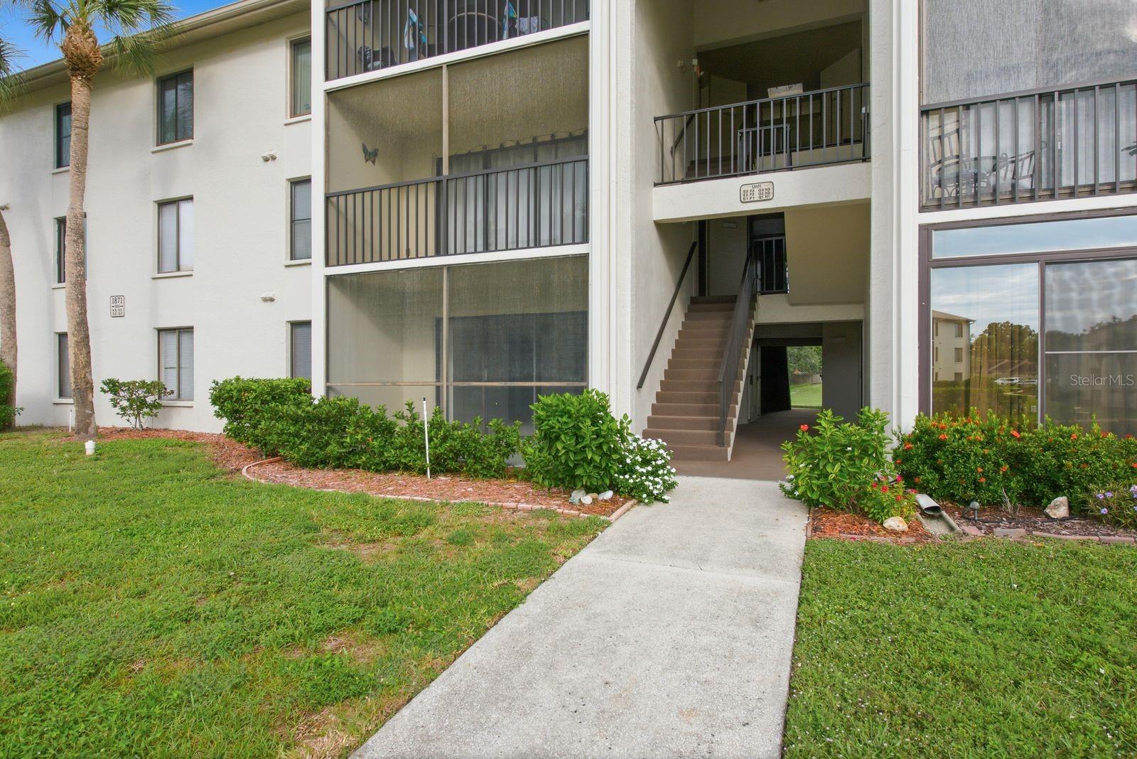 1871 PINE RIDGE WAY W E1