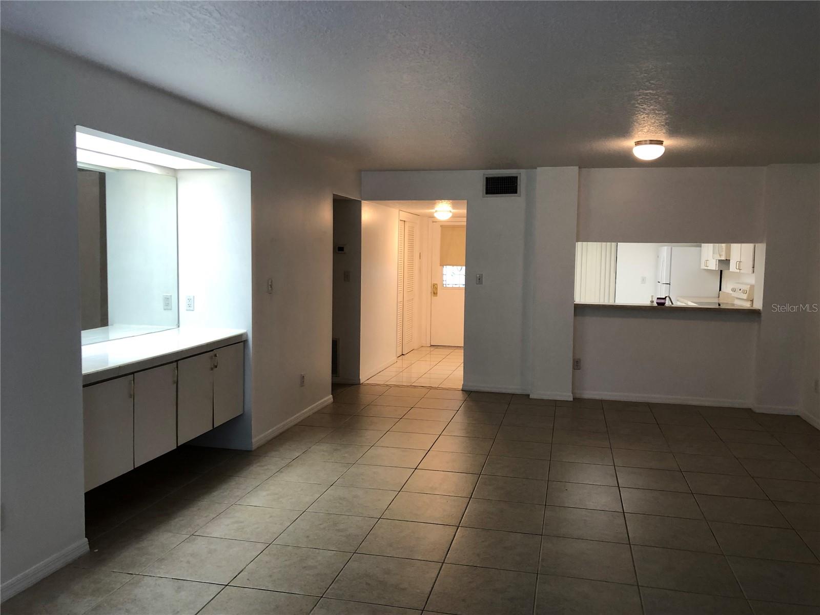 KENSINGTON PARK CONDO - Residential Lease