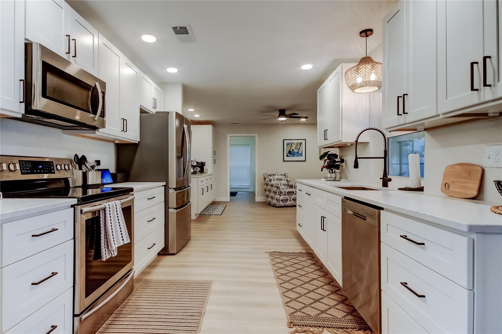 CLUBHOUSE ESTATES OF COUNTRYSIDE - Residential Lease