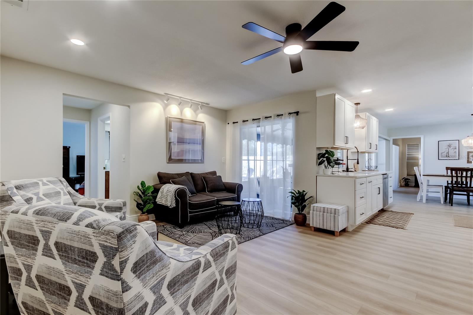 CLUBHOUSE ESTATES OF COUNTRYSIDE - Residential Lease