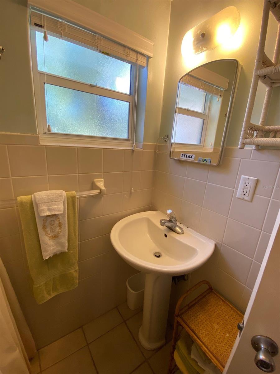 Detwilers N 650 Ft Lt 02 16 17 34 New Smyrna Beach - Residential Lease