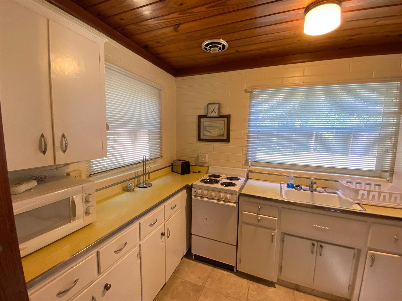 Detwilers N 650 Ft Lt 02 16 17 34 New Smyrna Beach - Residential Lease