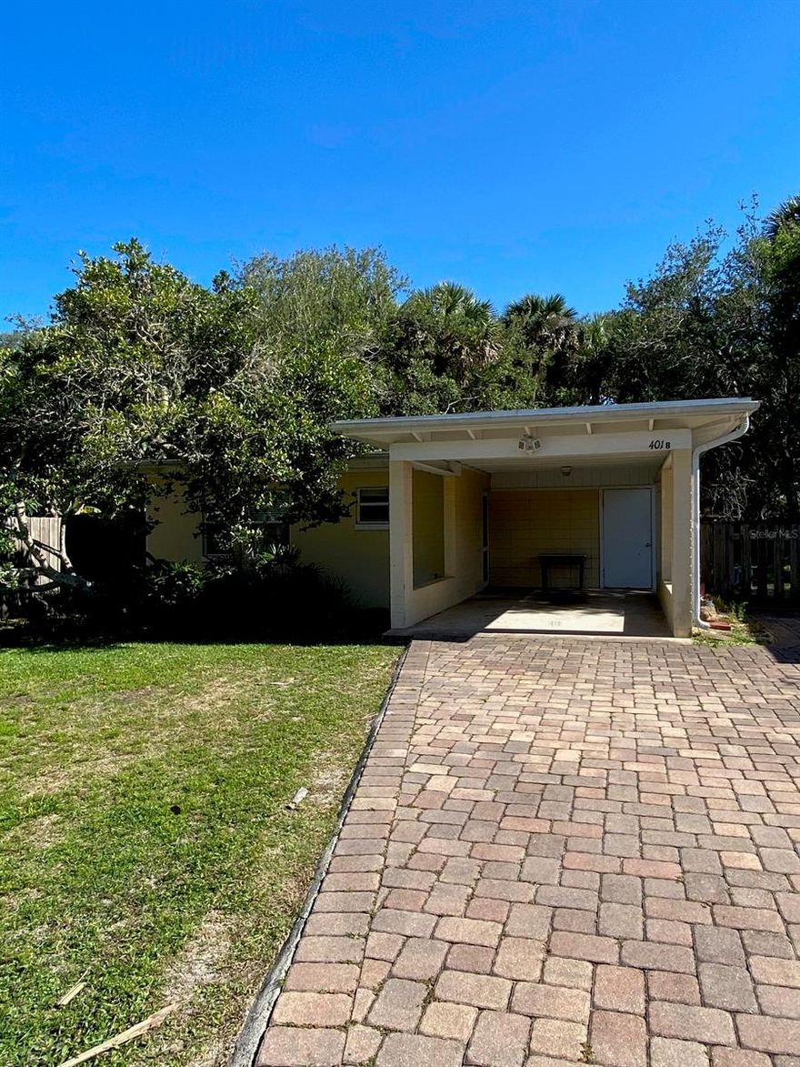This efficiency is within a few blocks of Flagler avenue, featuring a fenced in yard and brick paved driveway with a 1 car carport. Its close proximity to the beach and Flagler avenue gives this home a unique appeal.