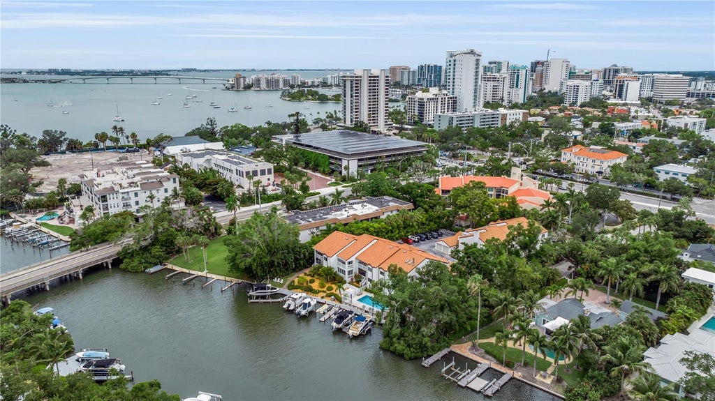 Photo of 862 Hudson Avenue #862, Sarasota, FL 34236 (MLS # A4707747)