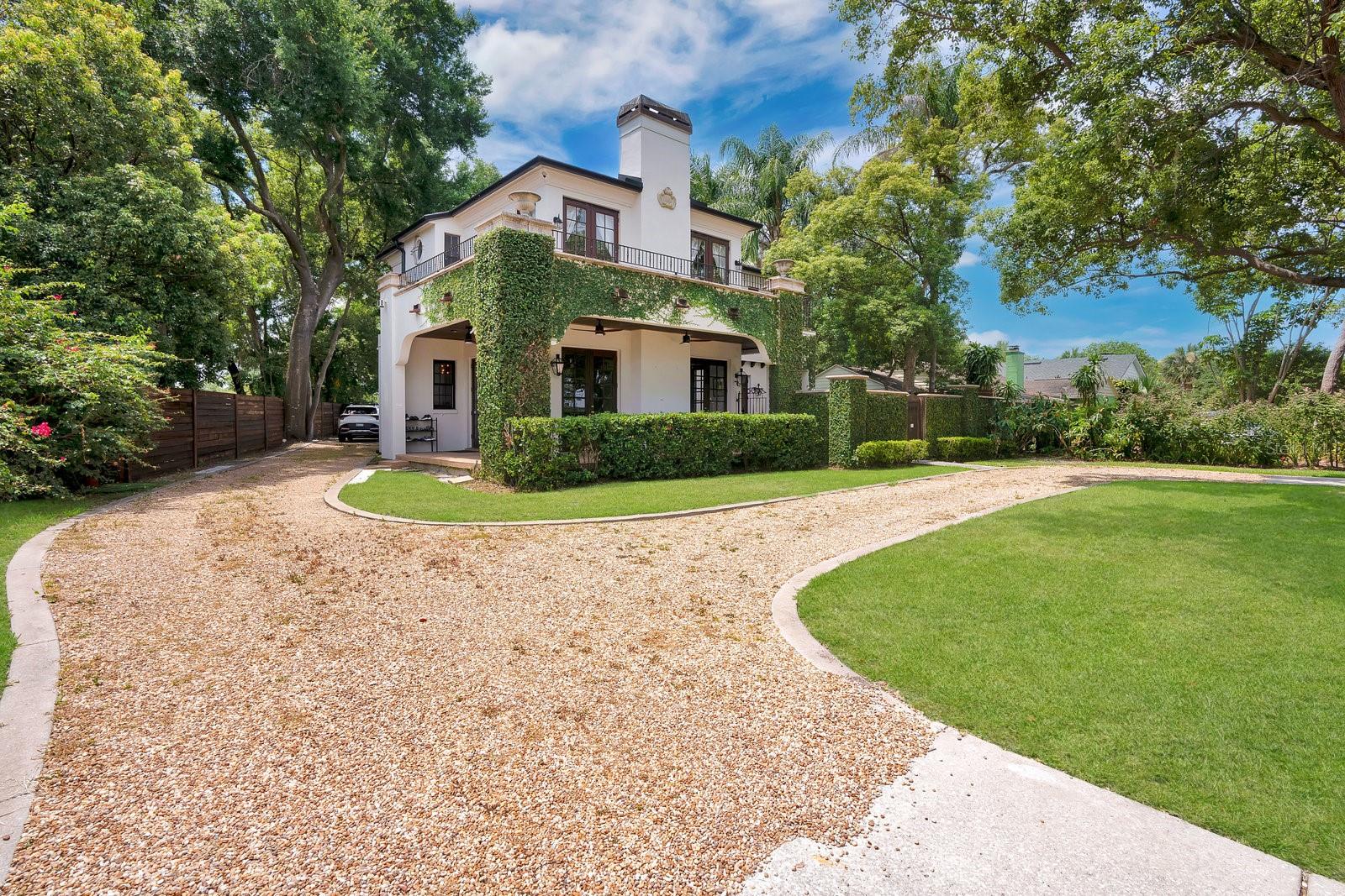 300 KILLARNEY DRIVE