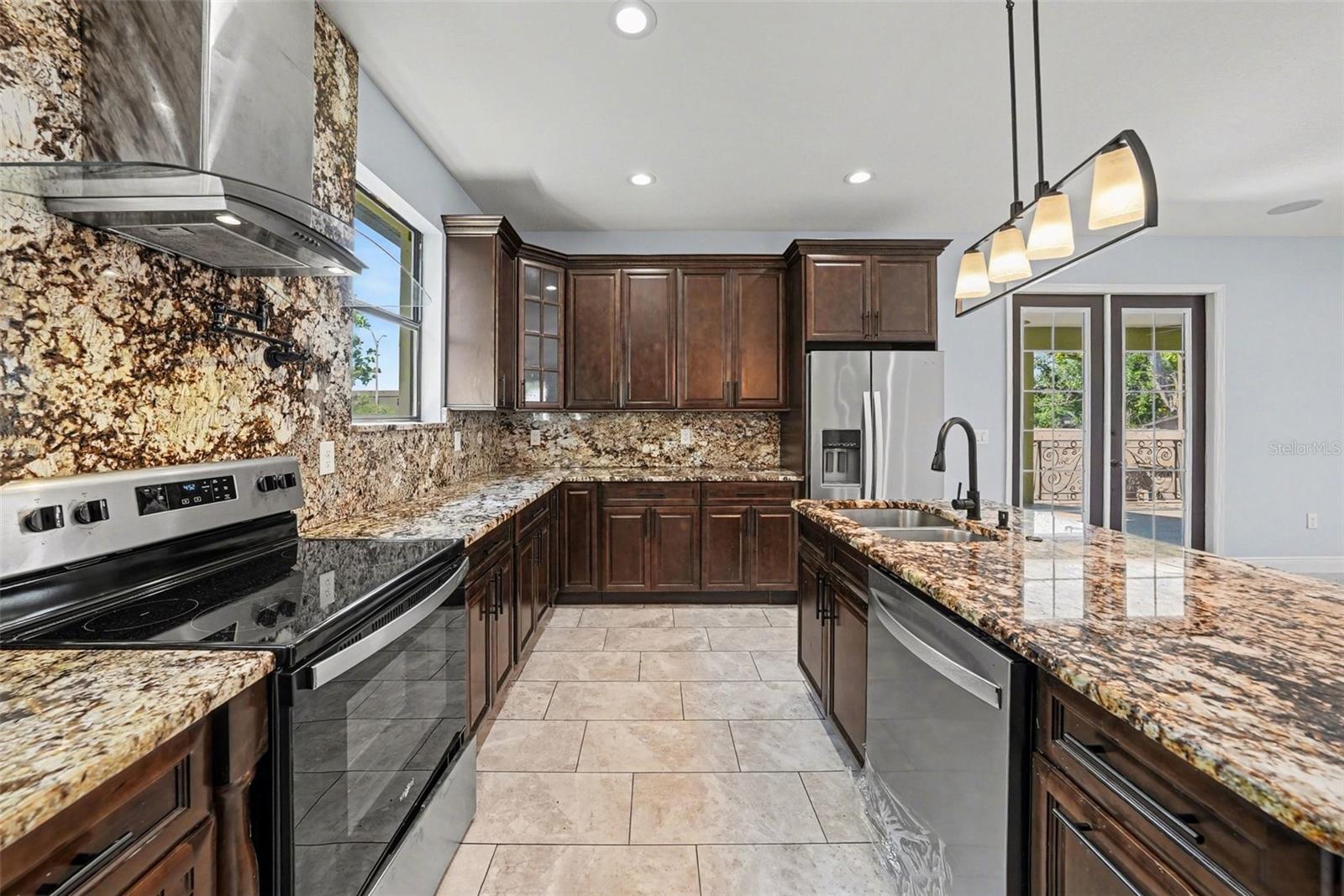 PINECREST - Residential