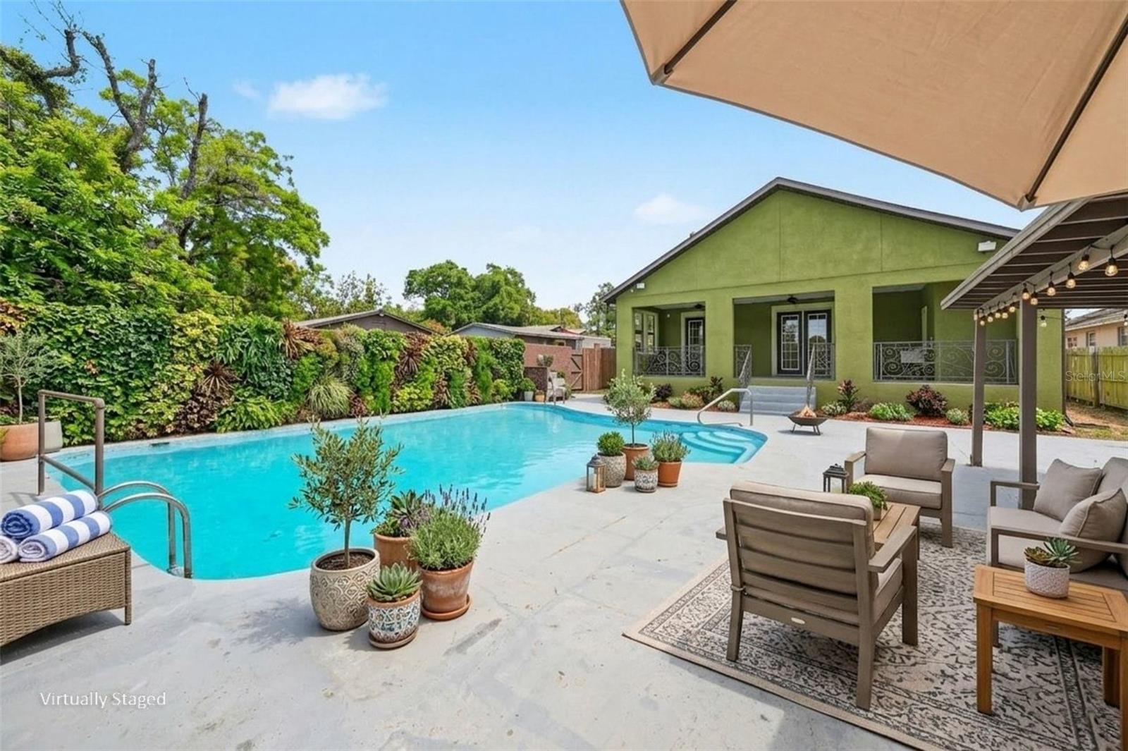 PINECREST - Residential