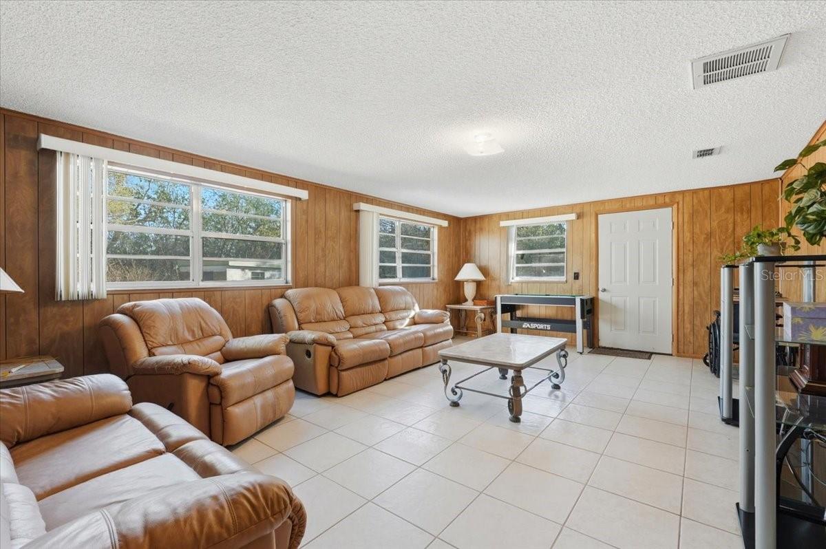 CHRIS BROWN CEMETERY REPLAT - Residential