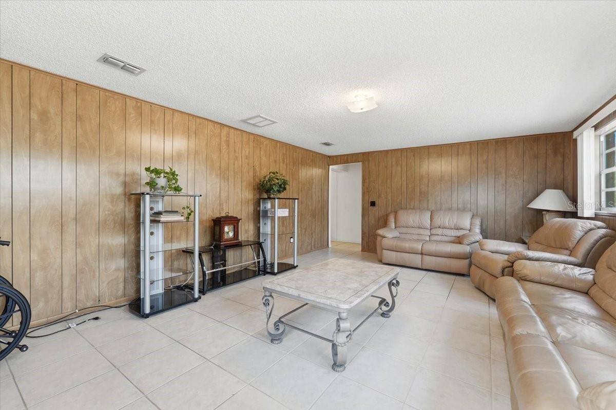 CHRIS BROWN CEMETERY REPLAT - Residential