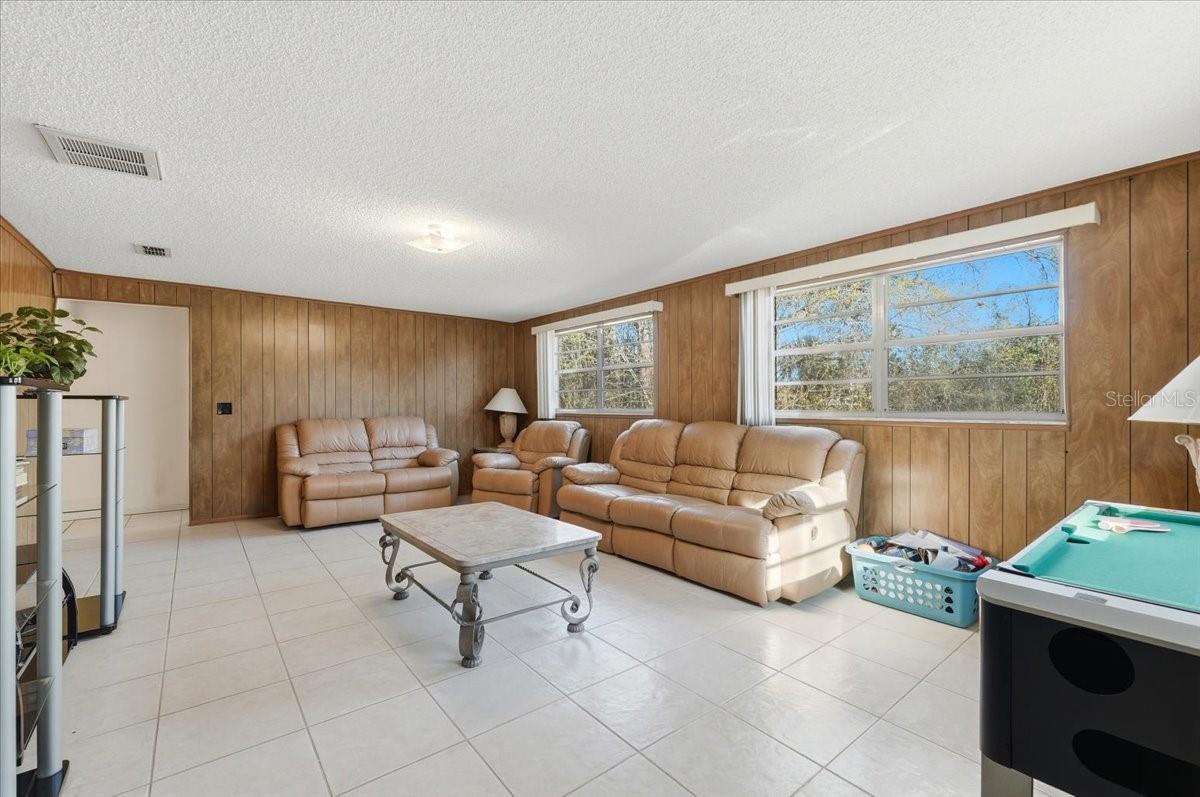 CHRIS BROWN CEMETERY REPLAT - Residential