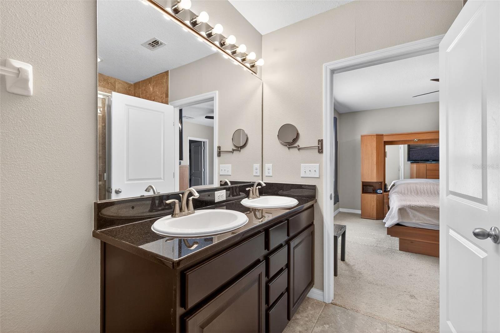 BAYTOWN SQUARE - Residential